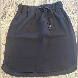 Lululemon On the Fly Skirt, size 6